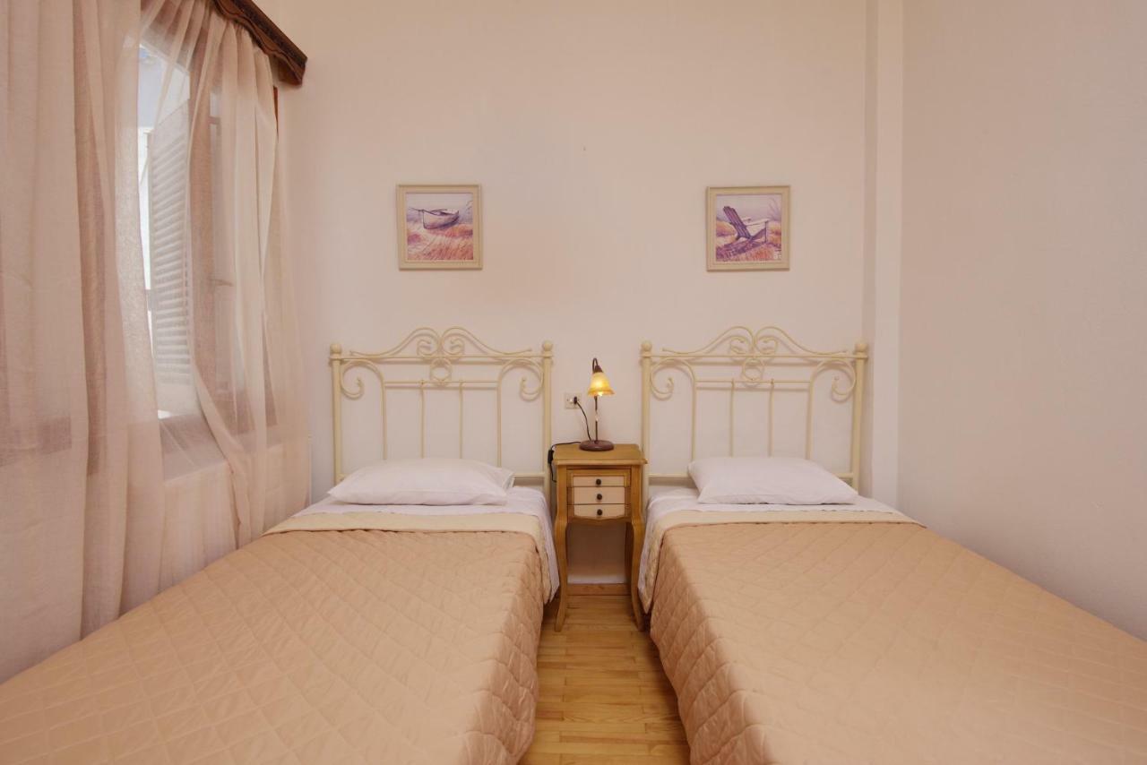 Theodora Apartment Patitiri  Bagian luar foto